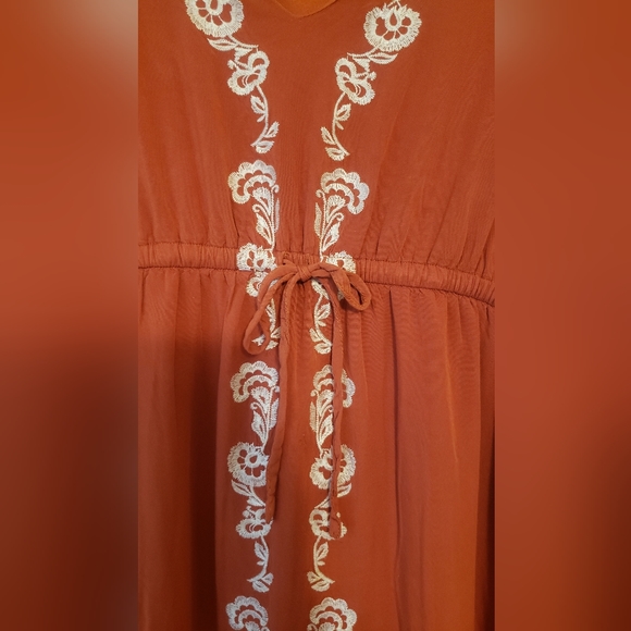 Boutique Maxi Dress - Picture 2 of 6